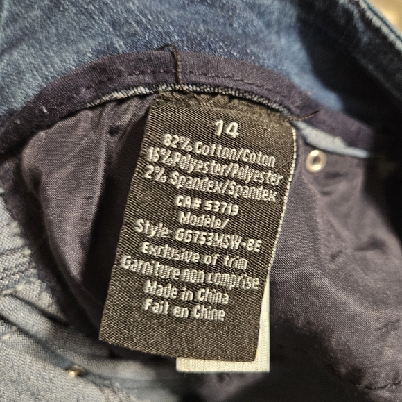 Jean Shorts - Picture 6 of 6